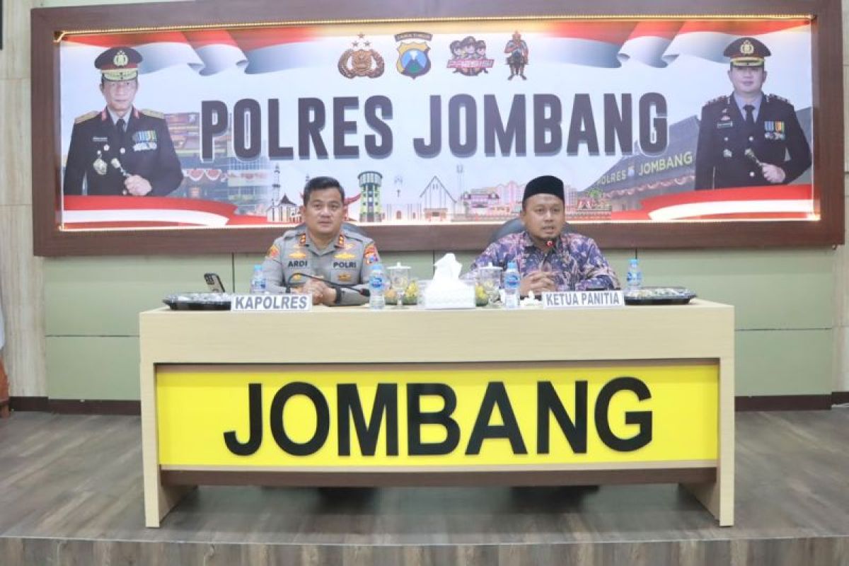Polres Jombang Amankan Istigasah Akbar Pra-Muktamar NU Polres Jombang Amankan Istigasah Akbar Pra-Muktamar NU