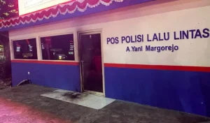 Pos Polisi Lalu Lintas Margorejo Diduga Dilempar Molotov