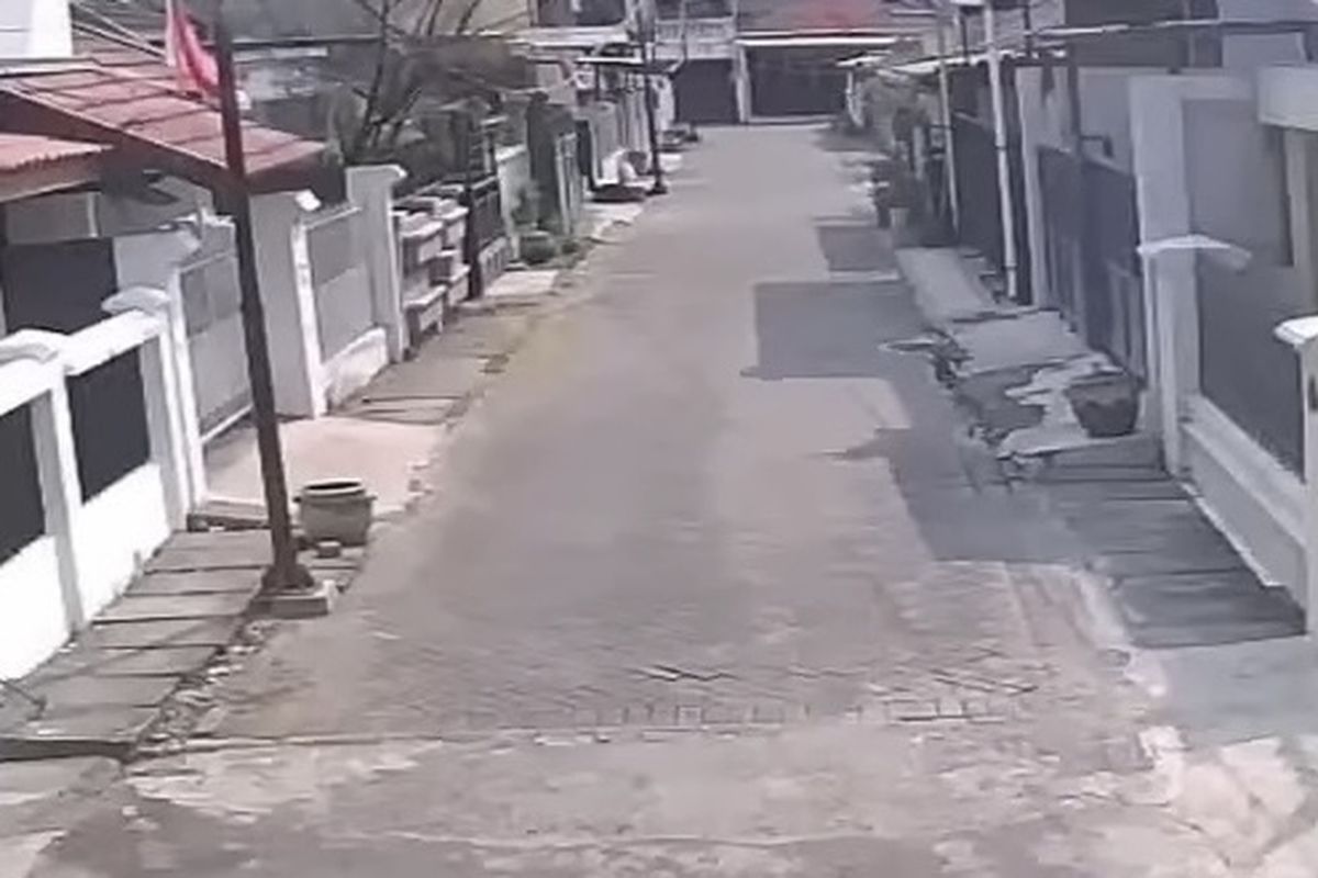 Awas! Parkir Sembarangan di Pucang Sewu Surabaya Didenda Rp500 Ribu Awas! Parkir Sembarangan di Pucang Sewu Surabaya Didenda Rp500 Ribu