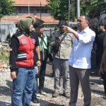 Eri Cahyadi Segel Lokasi Pemilahan Sampah Tanpa Izin di Keputih