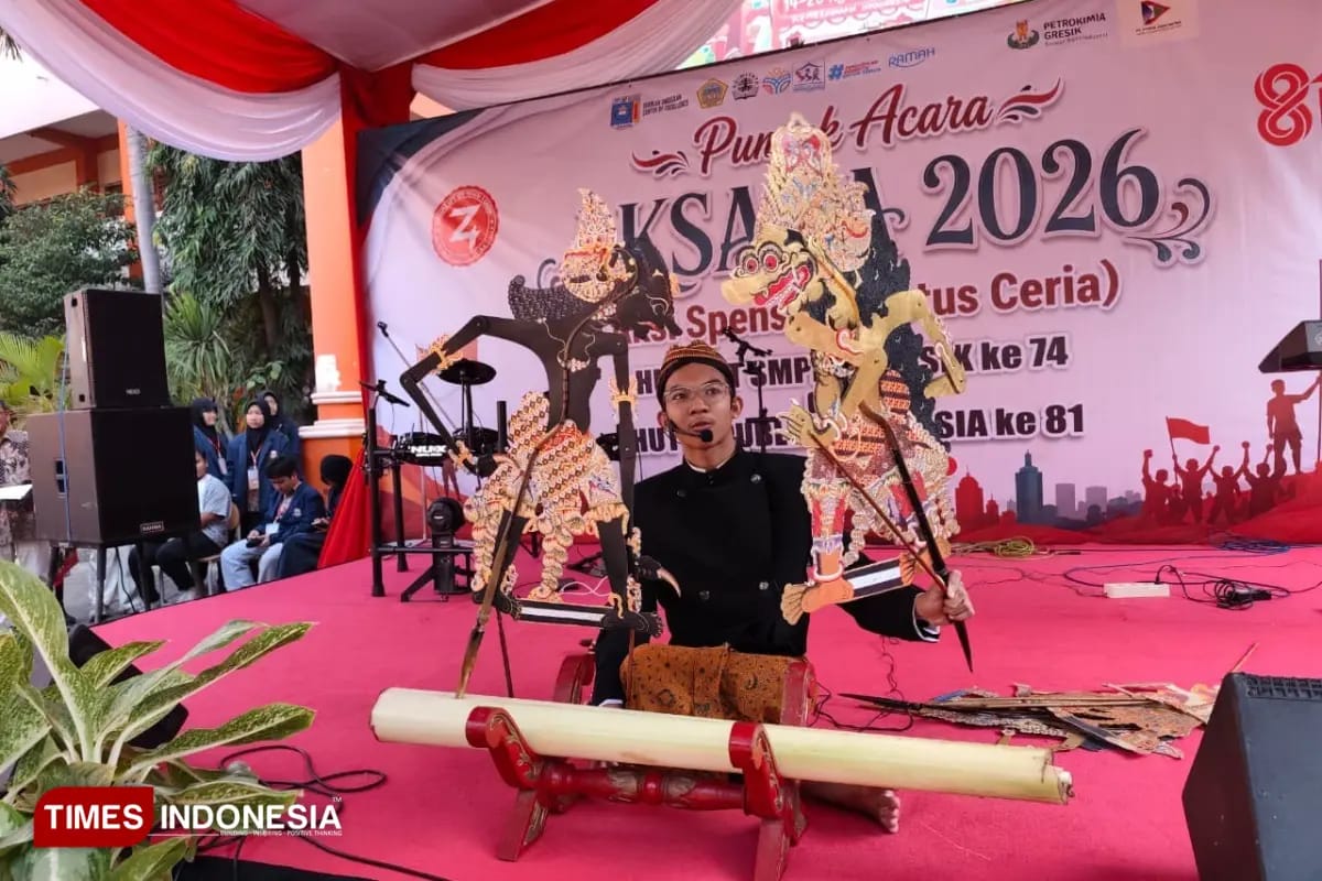 Hebat! Dalang Cilik SMPN 1 Gresik Borong Juara Nasional Hebat! Dalang Cilik SMPN 1 Gresik Borong Juara Nasional