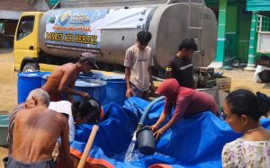 Madani Indonesia Kirim 100.000 Liter Air Bersih ke Bojonegoro Madani Indonesia Kirim 100.000 Liter Air Bersih ke Bojonegoro