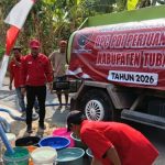 PDI Perjuangan Tuban  Pasok Air Bersih ke Desa-desa Kekeringan