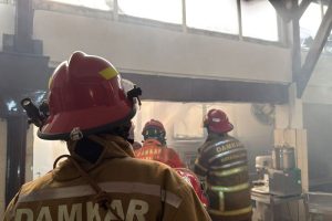 20 Personel Damkar Tangani Kebakaran di RS Syaiful Anwar Malang 20 Personel Damkar Tangani Kebakaran di RS Syaiful Anwar Malang