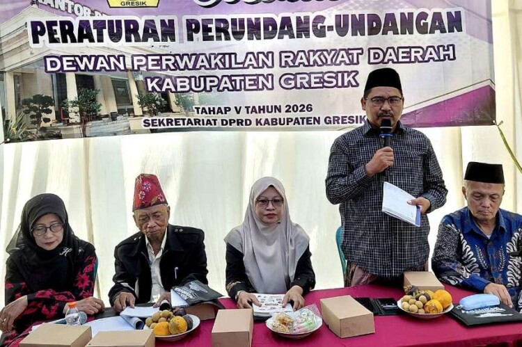 Gresik Ancam Sanksi Developer Tak Sedia Lahan Makam Gresik Ancam Sanksi Developer Tak Sedia Lahan Makam