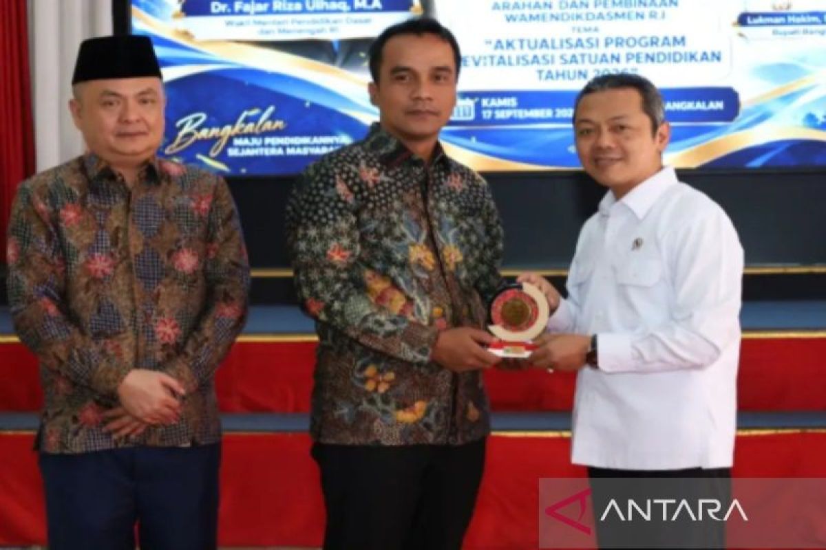 Kemendikdasmen Perbaiki 178 Sekolah Rusak di Bangkalan Kemendikdasmen Perbaiki 178 Sekolah Rusak di Bangkalan