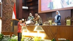 Fraksi PDIP Kritik Ketergantungan SiLPA untuk Tutup Defisit Jatim Fraksi PDIP Kritik Ketergantungan SiLPA untuk Tutup Defisit Jatim