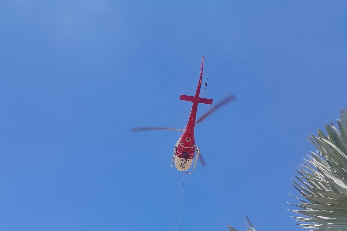 Kebakaran Gunung Butak: Water Bombing Dihentikan akibat Angin