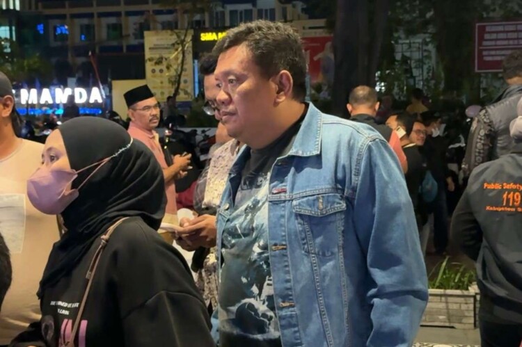 Dua Ambulans DPC Sidoarjo Bantu Evakuasi Ratusan Santri Keracunan Makanan Dua Ambulans DPC Sidoarjo Bantu Evakuasi Ratusan Santri Keracunan Makanan