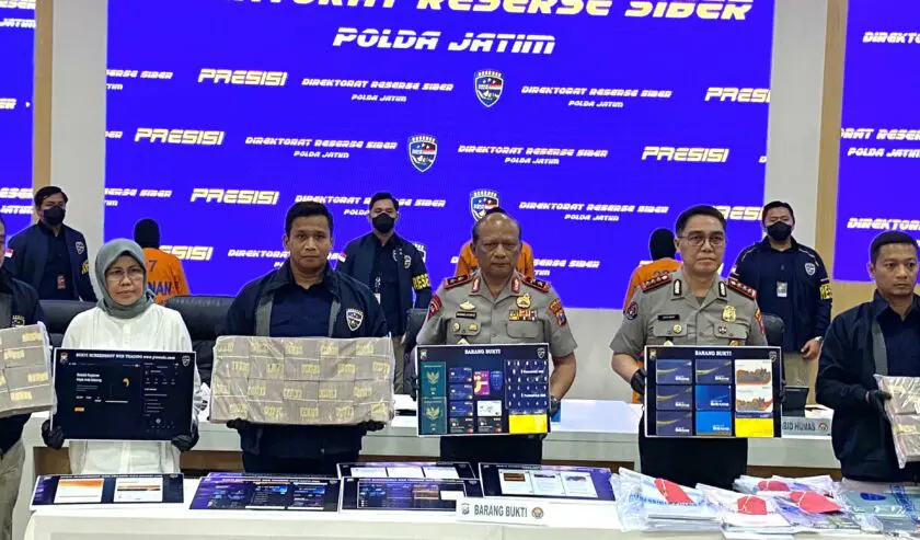 Polda Jatim Bongkar Penipuan Trading Kripto Miliaran Rupiah Polda Jatim Bongkar Penipuan Trading Kripto Miliaran Rupiah
