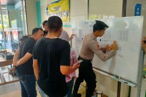 Pelabuhan Tanjung Perak Buka Posko Korban Hilang KM Virgo Transport 8 Pelabuhan Tanjung Perak Buka Posko Korban Hilang KM Virgo Transport 8