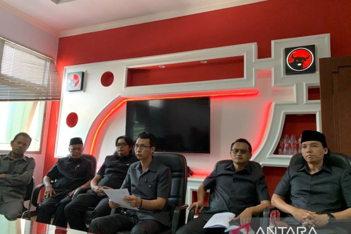 Tolak Utang Rp786 M, Fraksi PDI Perjuangan Absen Paripurna DPRD Jember Tolak Utang Rp786 M, Fraksi PDI Perjuangan Absen Paripurna DPRD Jember