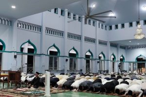 100 Tahun Pondok Gontor Puluhan Ribu Santri Sujud Syukur