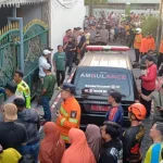 Pintu Kamar Terkunci, Dua Anak Terjebak Kebakaran Rumah di Surabaya.