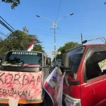 Ratusan Sopir Truk GSJT Demo Protes Barcode BBM
