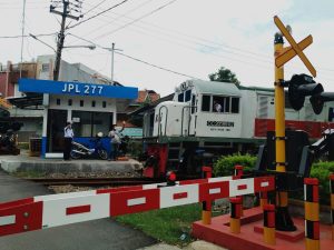 Dishub Jatim Buka Pengaduan Perlintasan KA Tanpa Palang Dishub Jatim Buka Pengaduan Perlintasan KA Tanpa Palang
