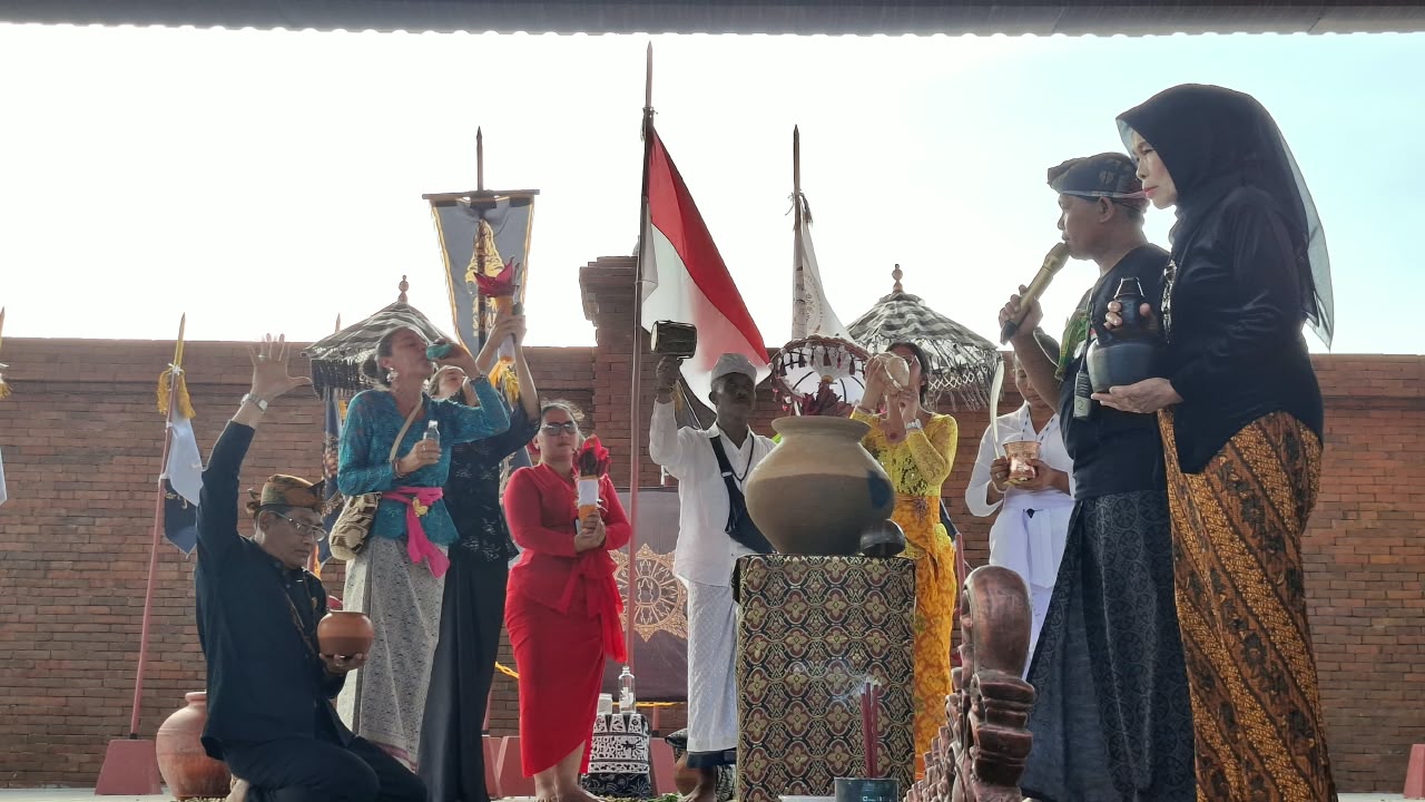 Ida Gede Martayasa Tautkan Titik Nol Bali di Lidah Wetan Surabaya Ida Gede Martayasa Tautkan Titik Nol Bali di Lidah Wetan Surabaya