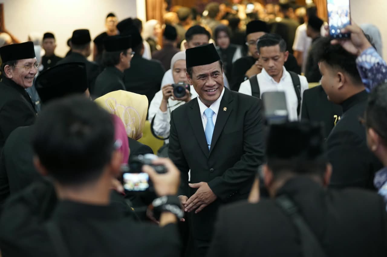 Stok Beras Melimpah, Mentan Amran Siap Hadapi El Nino