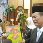 Seniman Lukis On The Spot Wajah Mentan Arman di HUT Jatim