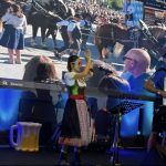 Penampilan Yodeling & Waltz Meriahkan Oktoberfest ke-11 di DoubleTree Surabaya