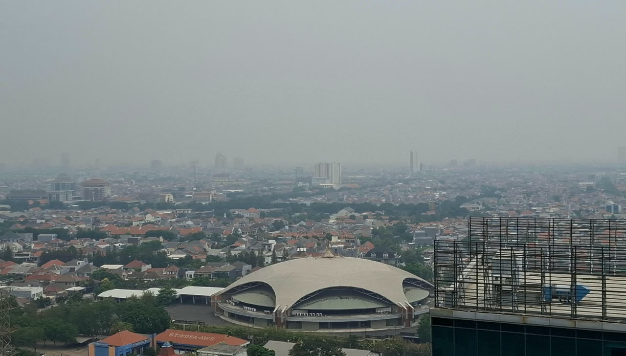 Pemkot Surabaya Tekan Polusi Udara Lewat Kereta SRL dan Pembatasan Truk