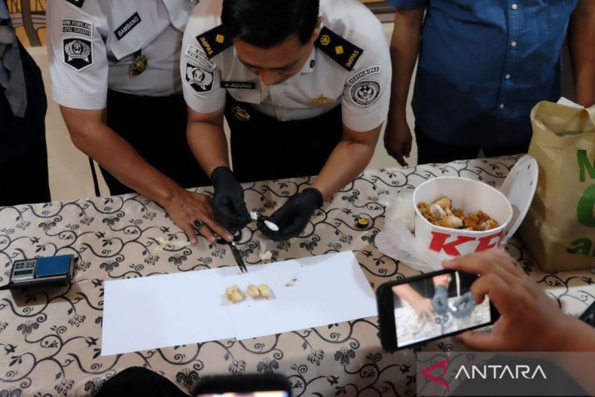 Lapas Surabaya Gagalkan Penyelundupan Narkoba ke Ayam Goreng