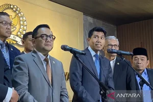 Komisi II DPR Kaji Putusan MK soal Ijazah Gibran Komisi II DPR Kaji Putusan MK soal Ijazah Gibran