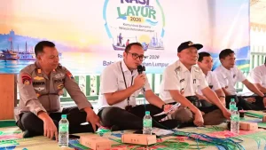 Petrokimia Gresik Bantu Renovasi Dermaga dan Bale Nelayan Lumpur