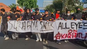 Demo 2 Tahun Prabowo-Gibran di Surabaya Soroti MBG dan Karhutla