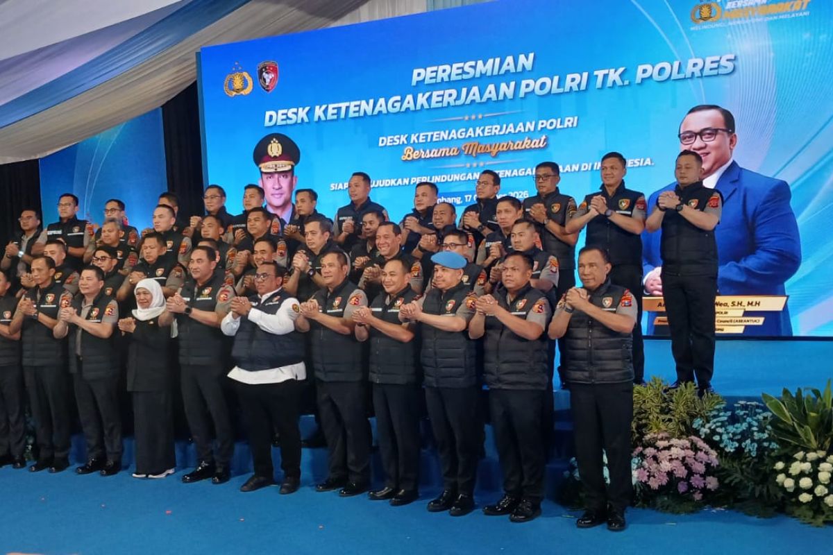 Kapolri Resmikan Desk Ketenagakerjaan di 14 Polda dan 35 Polres Kapolri Resmikan Desk Ketenagakerjaan di 14 Polda dan 35 Polres