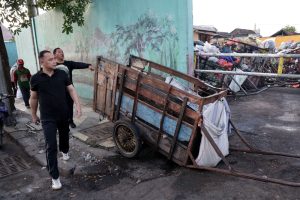 Eri Cahyadi Prihatin Gerobak Sampah Urunan Warga Surabaya Dicuri