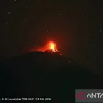 Erupsi Ili Lewotolok Lava Mengalir: Warga Lembata NTT Waspada