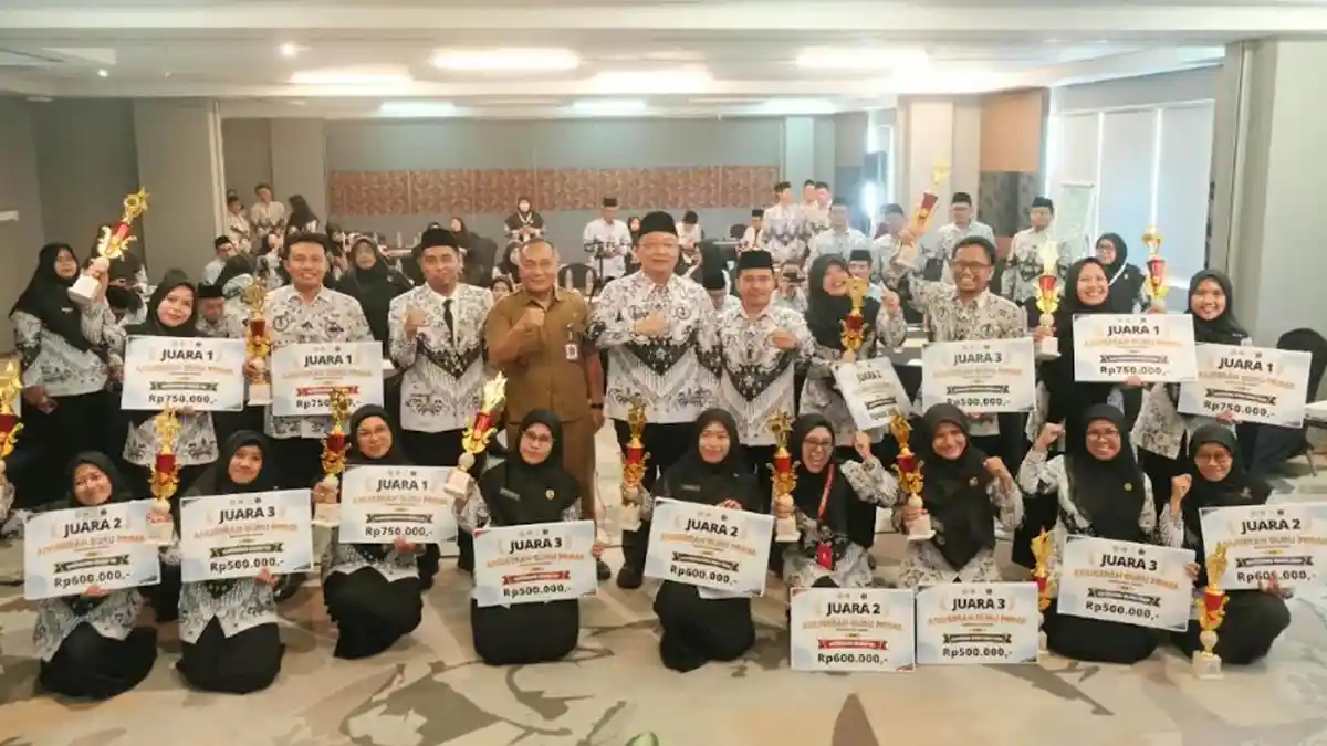 Guru PGRI Gresik Inovatif Ciptakan Pembelajaran AI & Coding