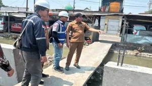 Bupati Sidoarjo Bongkar Jembatan Liar Sumbat Normalisasi Sungai