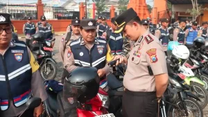 Kapolres Mojokerto Cek Personel Bhabinkamtibmas dan Beri Instruksi Khusus Kapolres Mojokerto Cek Personel Bhabinkamtibmas dan Beri Instruksi Khusus
