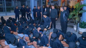 Sebanyak 45 Napi Risiko Tinggi Jatim Dipindah ke Nusakambangan Sebanyak 45 Napi Risiko Tinggi Jatim Dipindah ke Nusakambangan