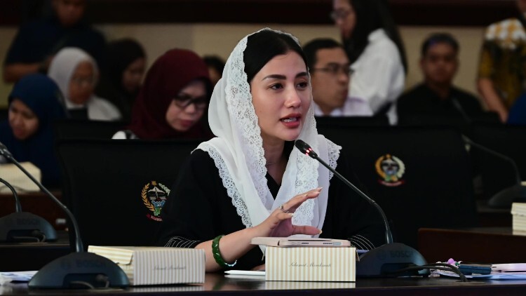 Legislator Novita Kecam Beban Pajak Industri & Solar Mahal Legislator Novita Kecam Beban Pajak Industri & Solar Mahal