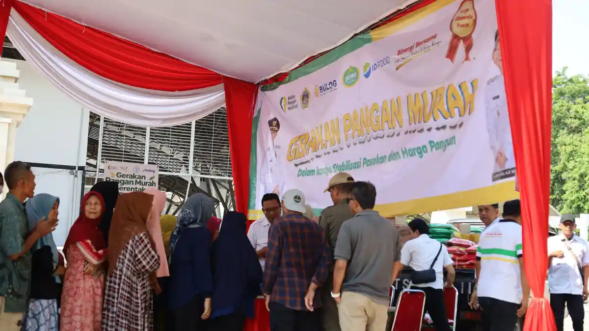 Gerakan Pangan Murah Gresik Diserbu, Beras & Cabai Laris Gerakan Pangan Murah Gresik Diserbu, Beras & Cabai Laris