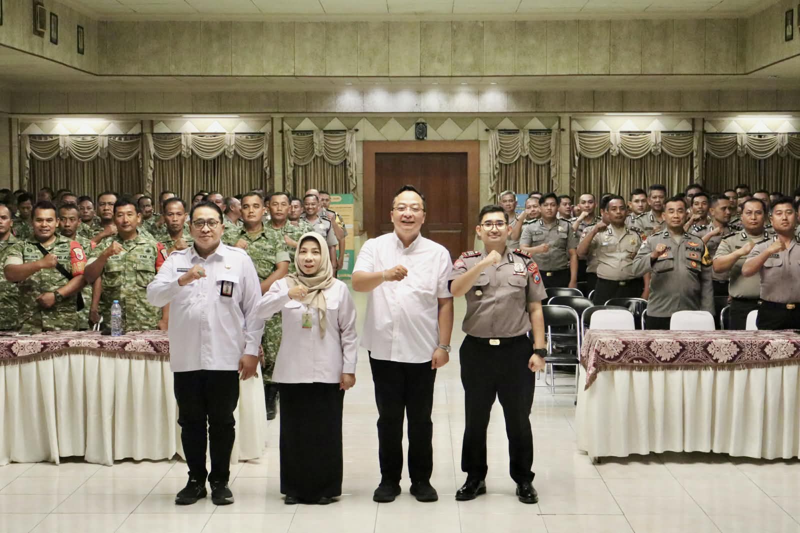 Gresik Libatkan TNI-Polri Mutakhirkan Data Perlinsos Digital Gresik Libatkan TNI-Polri Mutakhirkan Data Perlinsos Digital