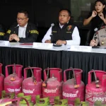 Polri Sita 1.820 Tabung LPG Subsidi Oplosan di Sidoarjo