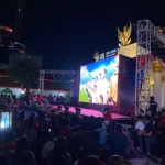 Nobar Grahadi Bergemuruh, Warga Surabaya Rayakan Timnas Juara