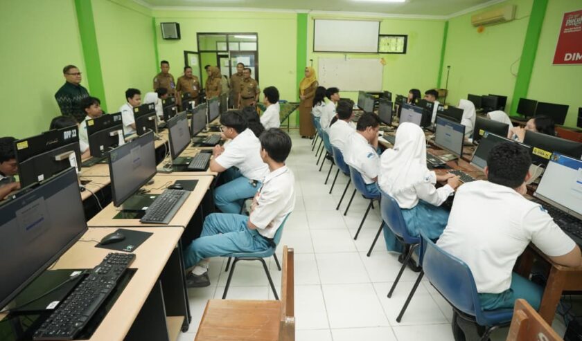 438 Ribu Siswa Jatim Serentak Ikuti Ujian TKA